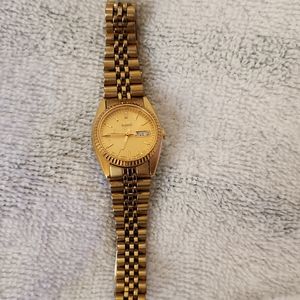 SEIKO gold tone watch